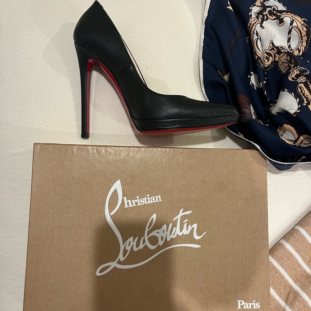 Louboutin  shoes size 37 new in Box